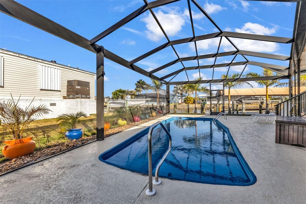 Image 11 of property listing at 700 LONGBEACH COURT, Punta Gorda, FL 33950