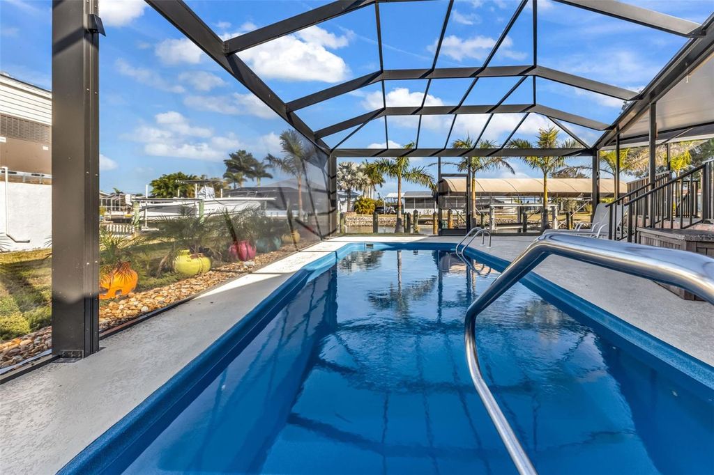 Image 12 of property listing at 700 LONGBEACH COURT, Punta Gorda, FL 33950