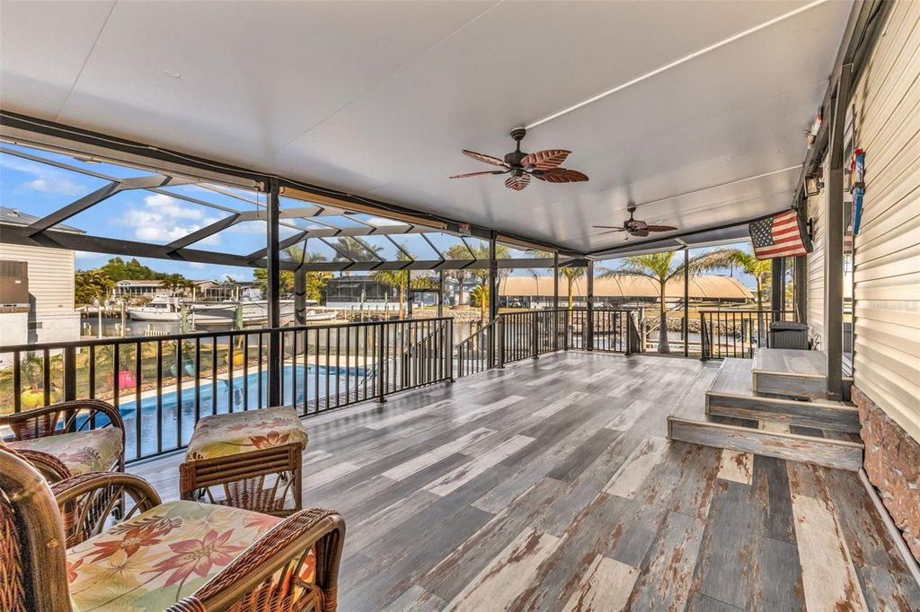 Image 16 of property listing at 700 LONGBEACH COURT, Punta Gorda, FL 33950