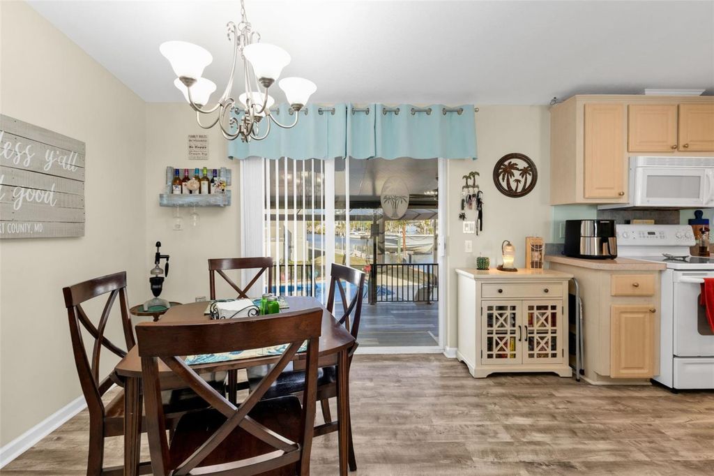 Image 31 of property listing at 700 LONGBEACH COURT, Punta Gorda, FL 33950