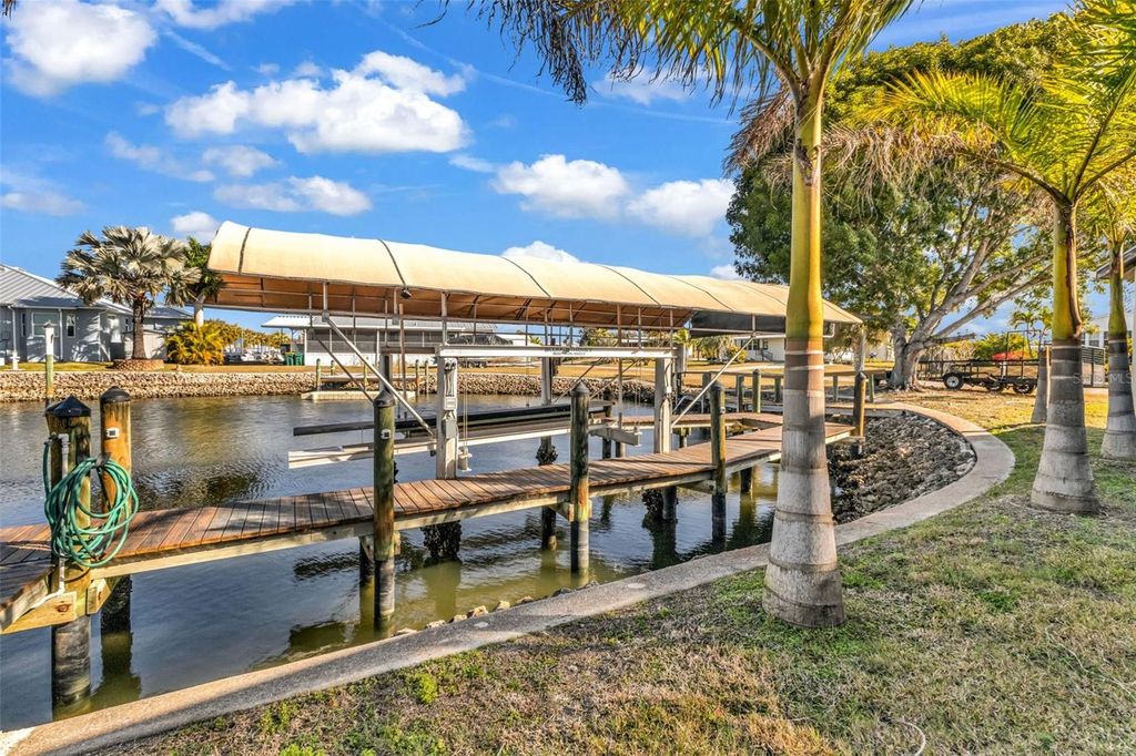 Image 45 of property listing at 700 LONGBEACH COURT, Punta Gorda, FL 33950