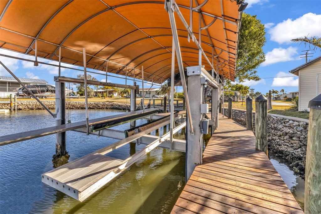 Image 48 of property listing at 700 LONGBEACH COURT, Punta Gorda, FL 33950