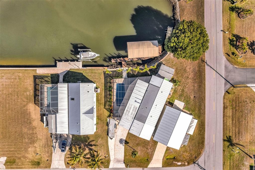 Image 6 of property listing at 700 LONGBEACH COURT, Punta Gorda, FL 33950