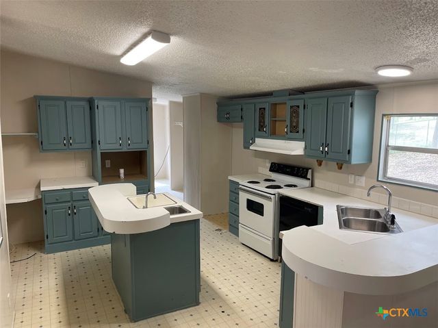 532 Grandview Bend, Canyon Lake, TX 78133