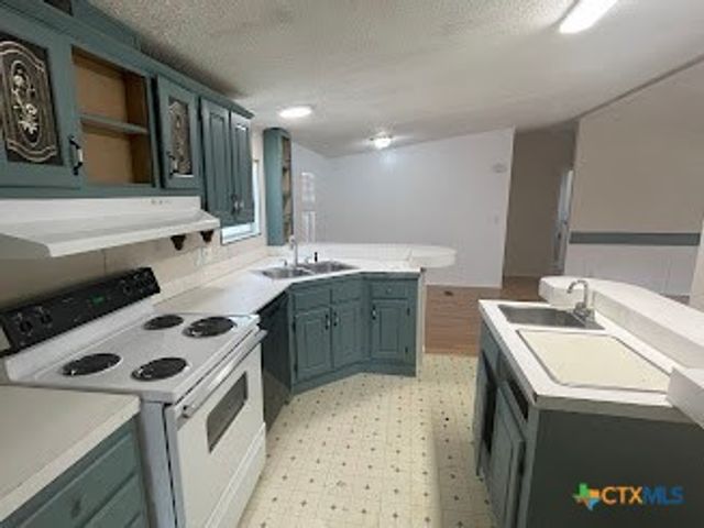 532 Grandview Bend, Canyon Lake, TX 78133