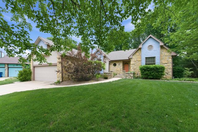 1226 N Briarwood Ct, Derby, KS 67037