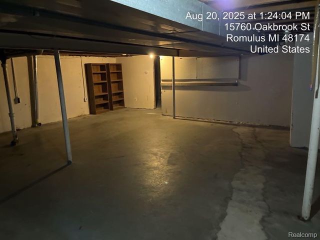 15760 Oakbrook Street, Romulus, MI 48174