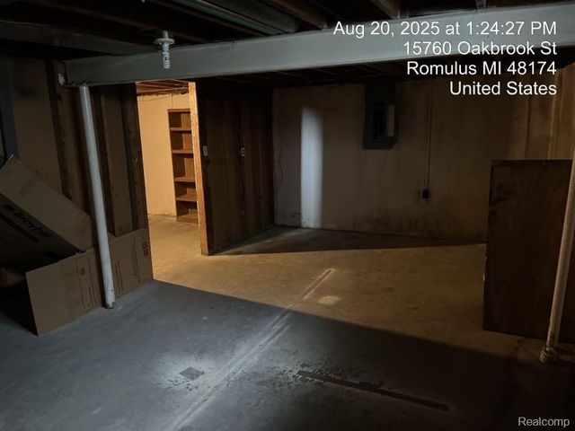 15760 Oakbrook Street, Romulus, MI 48174
