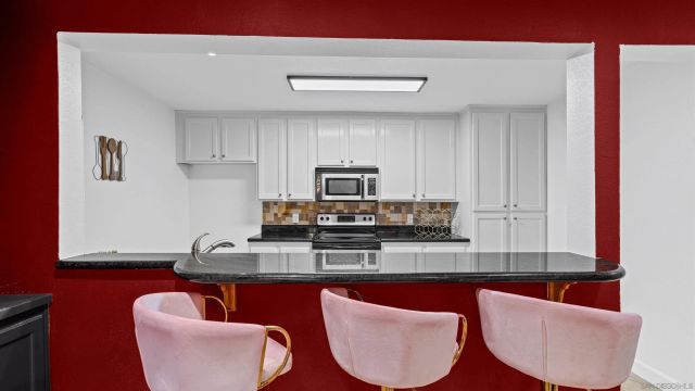9860 Dale Avenue C4, Spring Valley, CA 91977