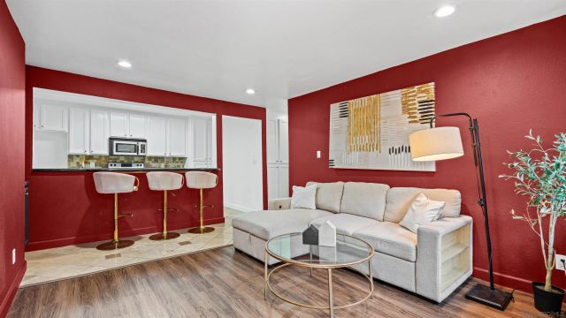 9860 Dale Avenue C4, Spring Valley, CA 91977