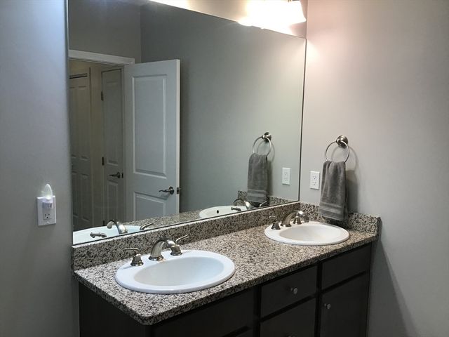 27 Mariners Way 27, Plymouth, MA 02360