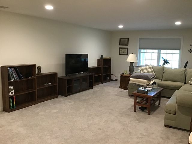 27 Mariners Way 27, Plymouth, MA 02360