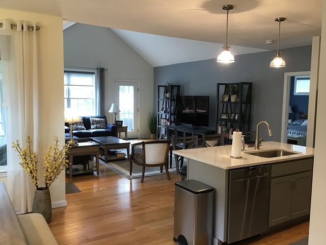27 Mariners Way 27, Plymouth, MA 02360