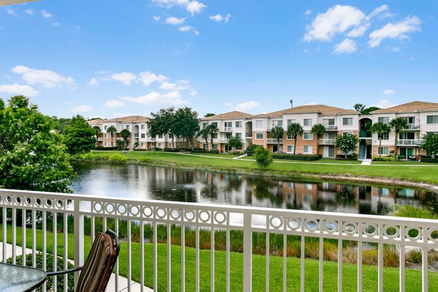 10208 Myrtlewood Circle W, Palm Beach Gardens, FL 33418
