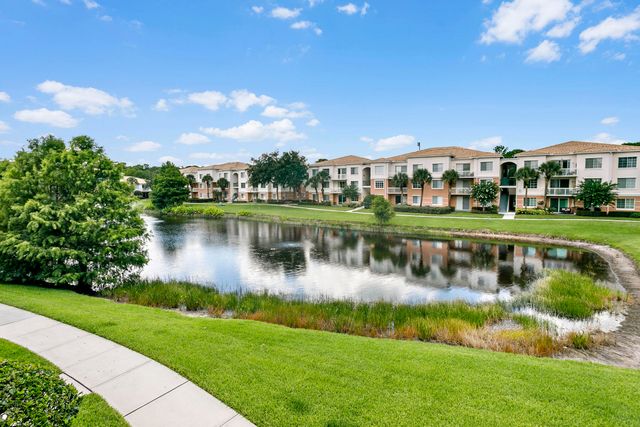 10208 Myrtlewood Circle W, Palm Beach Gardens, FL 33418