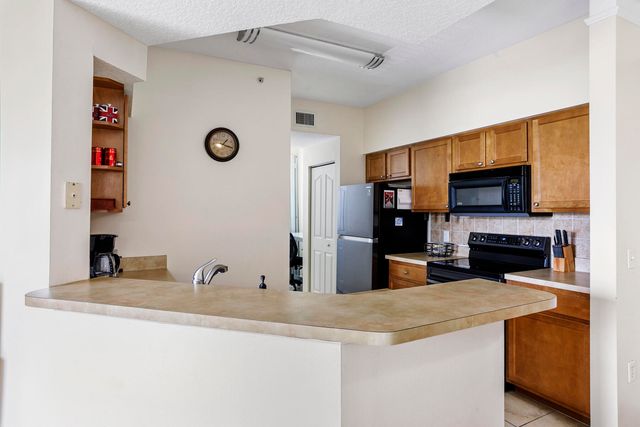 10208 Myrtlewood Circle W, Palm Beach Gardens, FL 33418