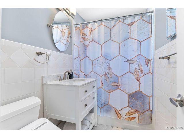 995 Ironton St, Aurora, CO 80010