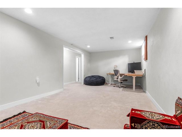 995 Ironton St, Aurora, CO 80010
