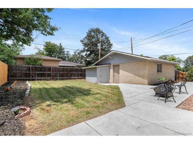 995 Ironton St, Aurora, CO 80010