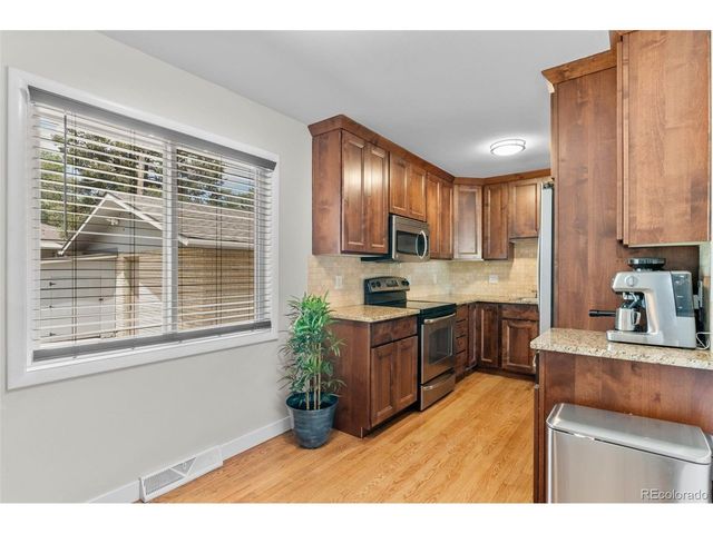 995 Ironton St, Aurora, CO 80010