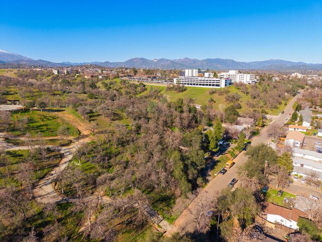 3024 West Street, Redding, CA 96001