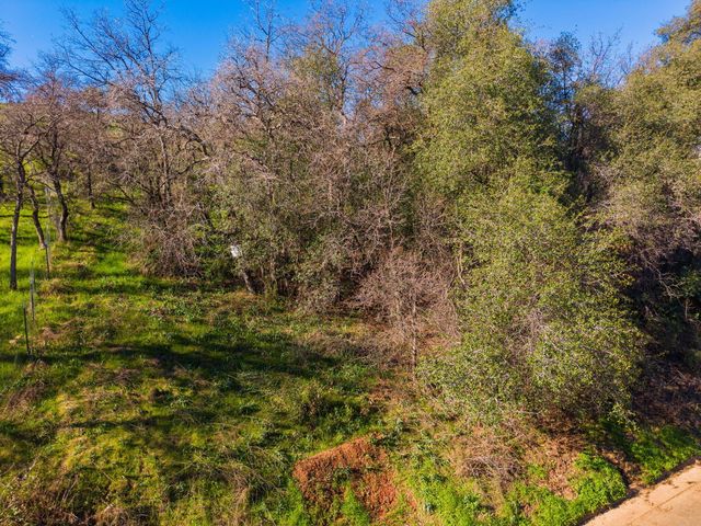 3024 West Street, Redding, CA 96001