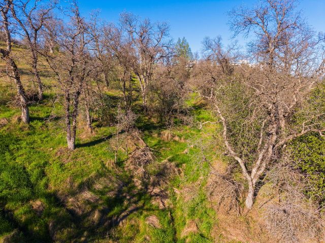 3024 West Street, Redding, CA 96001