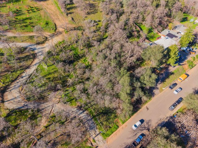 3024 West Street, Redding, CA 96001