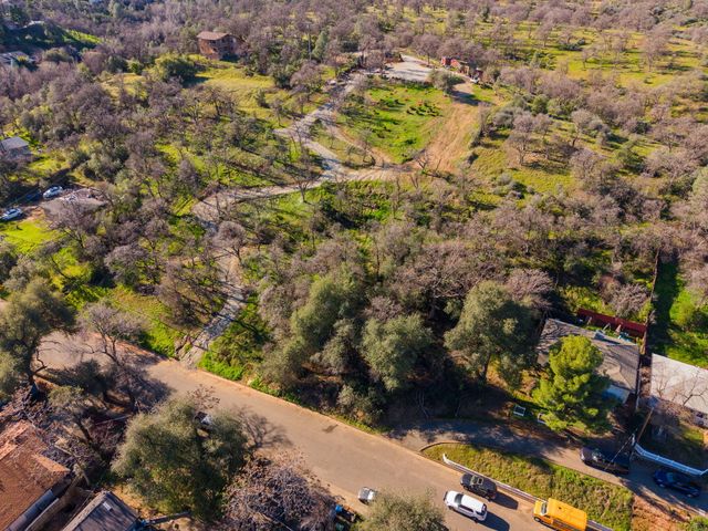 3024 West Street, Redding, CA 96001