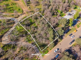 3024 West Street, Redding, CA 96001