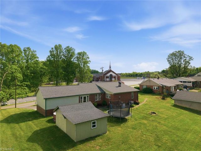 2356 Brushy Mountain Road, Wilkesboro, NC 28697