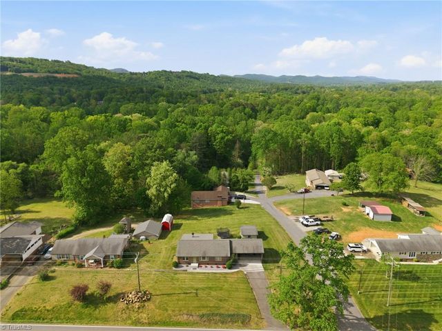2356 Brushy Mountain Road, Wilkesboro, NC 28697