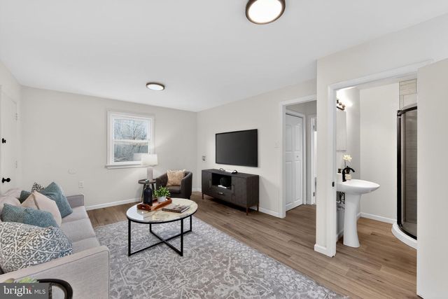 2011 E KINGS HWY, Coatesville, PA 19320