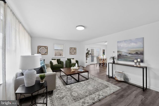 2011 E KINGS HWY, Coatesville, PA 19320