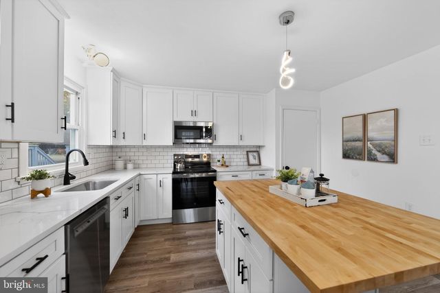 2011 E KINGS HWY, Coatesville, PA 19320