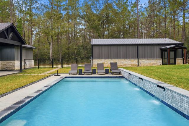 282 Red Hawk Road, Huntsville, TX 77340