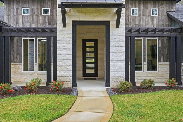 282 Red Hawk Road, Huntsville, TX 77340