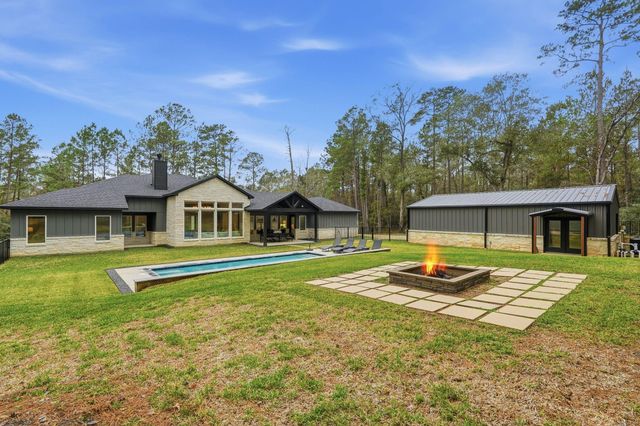 282 Red Hawk Road, Huntsville, TX 77340