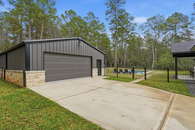 282 Red Hawk Road, Huntsville, TX 77340