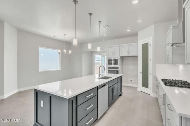 216 EMERALD GOLD Place, Horizon City, TX 79928