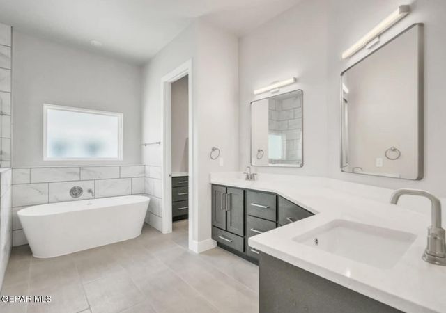 216 EMERALD GOLD Place, Horizon City, TX 79928