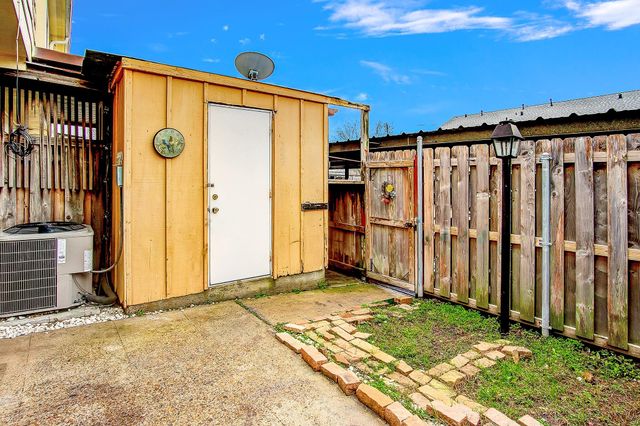 4057 Young Street, Pasadena, TX 77504