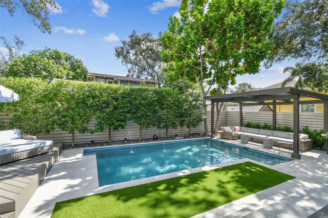 1402 S DE SOTO AVENUE, Tampa, FL 33606