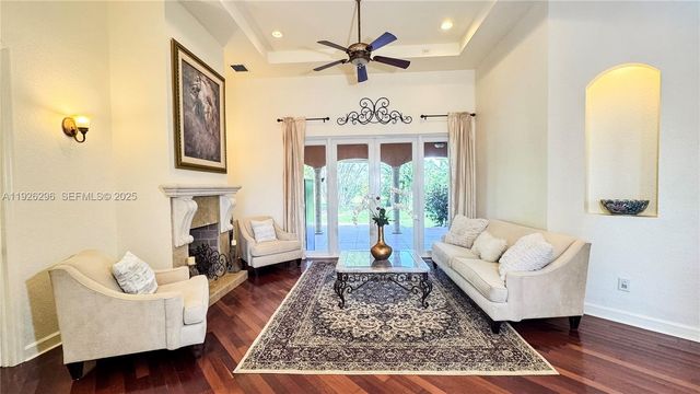 20401 SW 184th St, Miami, FL 33187