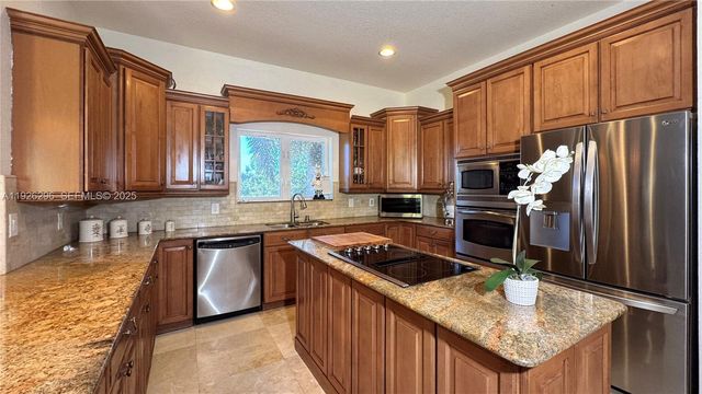 20401 SW 184th St, Miami, FL 33187