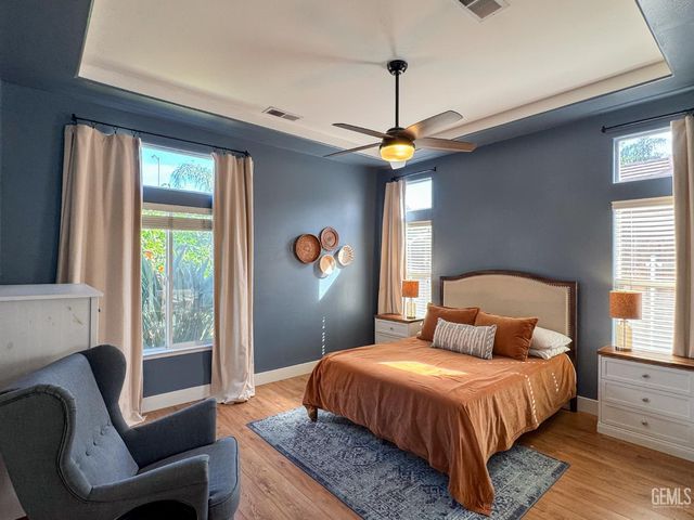 9320 Quail Brook Court, Bakersfield, CA 93312