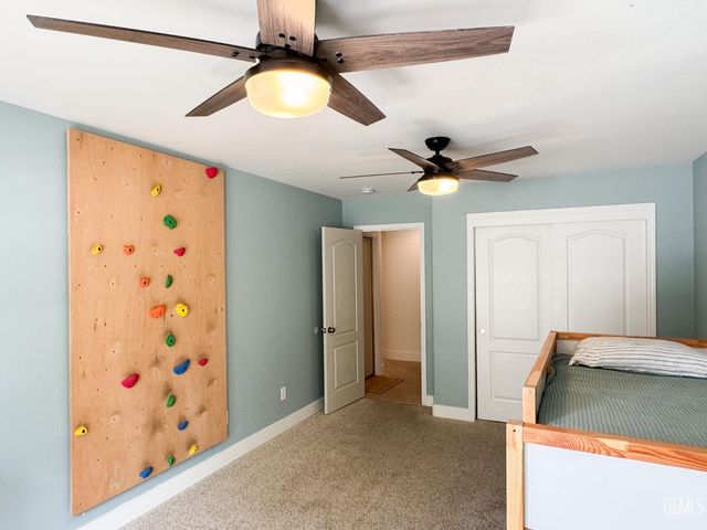 9320 Quail Brook Court, Bakersfield, CA 93312