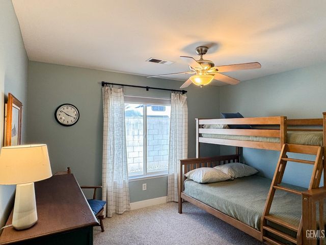 9320 Quail Brook Court, Bakersfield, CA 93312