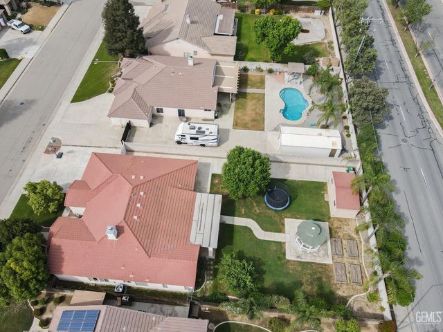 9320 Quail Brook Court, Bakersfield, CA 93312