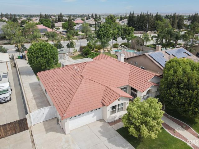 9320 Quail Brook Court, Bakersfield, CA 93312